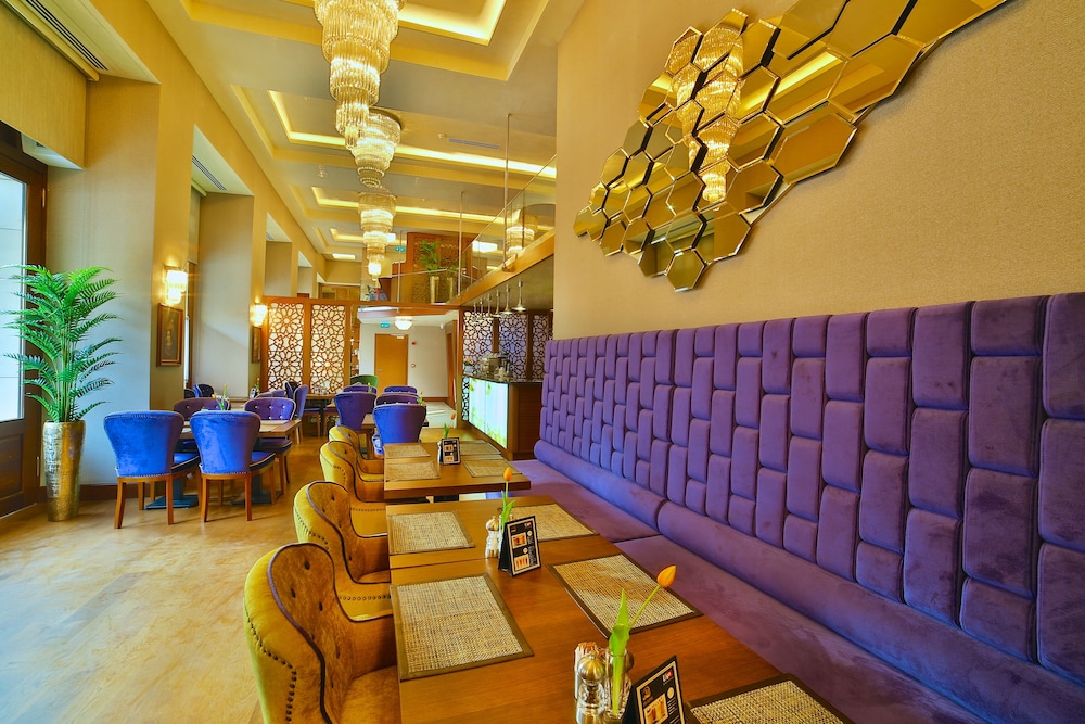 Momento Golden Horn Hotel