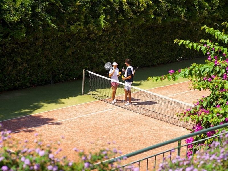 Club Paradiso Hotel And Resort (does Not Accept Men Only Bookings)