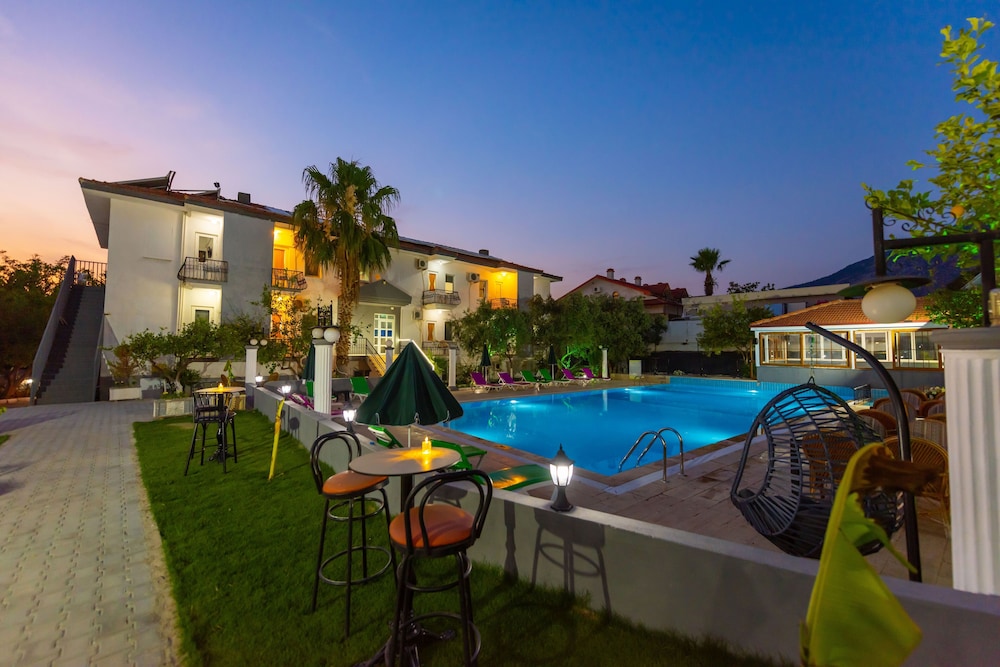 Lost Elsiyum Hotel Half Board