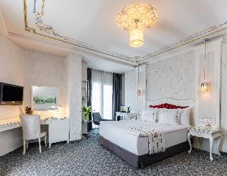 Amira Hotel
