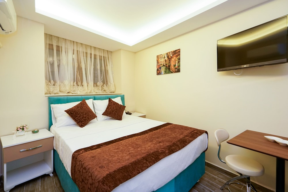 Taksim Celebi Residence (no Front Desk Need To Contact Property 7 Days In Advance)