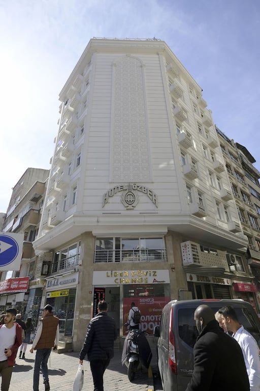 Ozbek Hotel