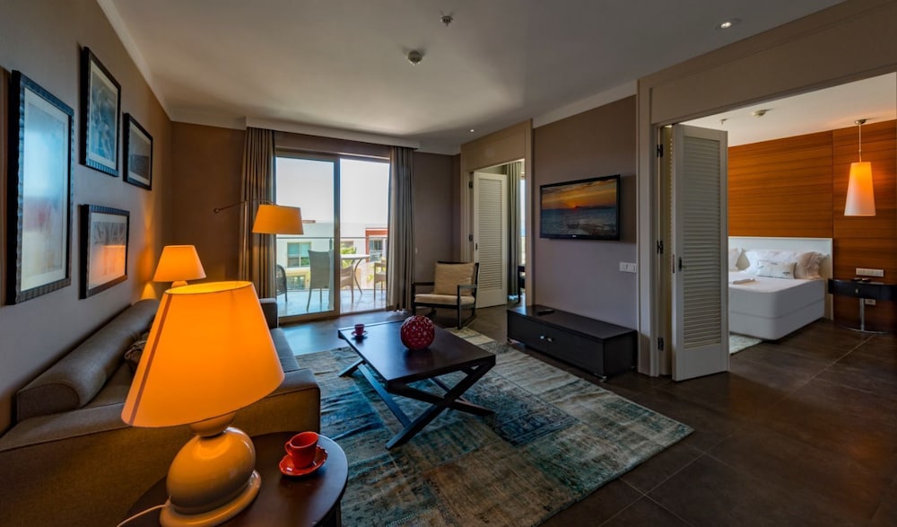 Sundance Suites Hotel And Spa(21km Away From Bodrum)