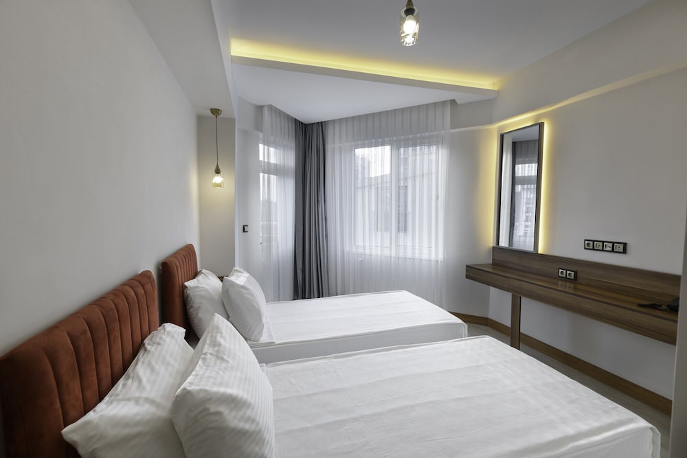The Luna Suite Hotel