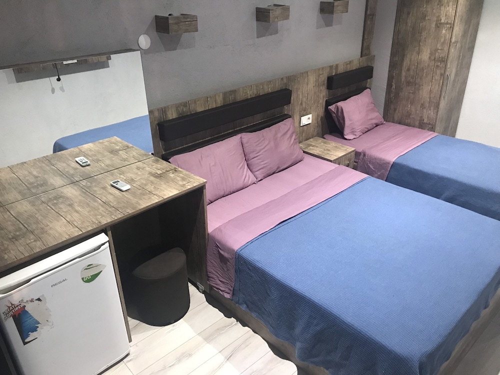 Ast Hotel