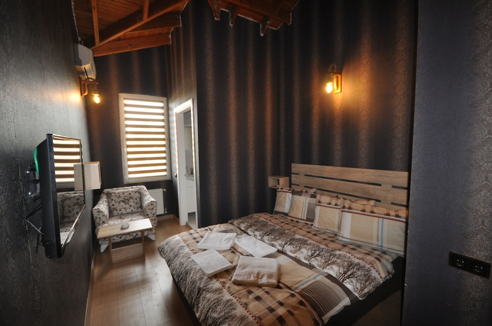Tuzla Kosk Otel (45 Km Away From Istanbul)