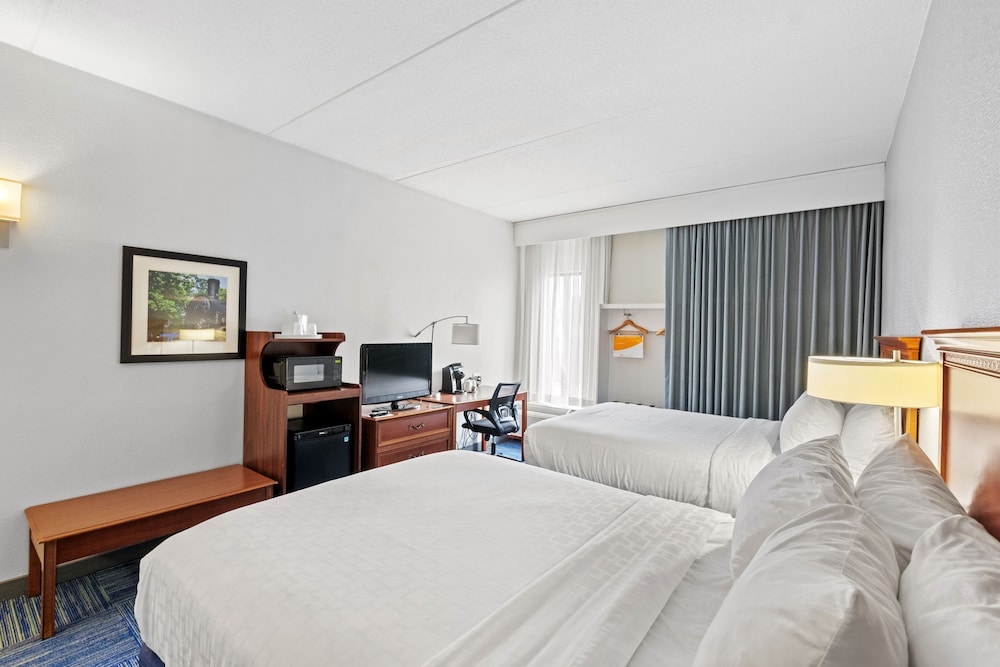 Allentown Park Hotel Ascend Hotel Collection (also Known As Hampton Inn Allentown)