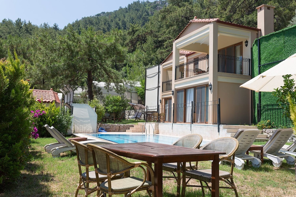 Alya Villa Butik Hotel (also Known Asalya Villa Hotel)