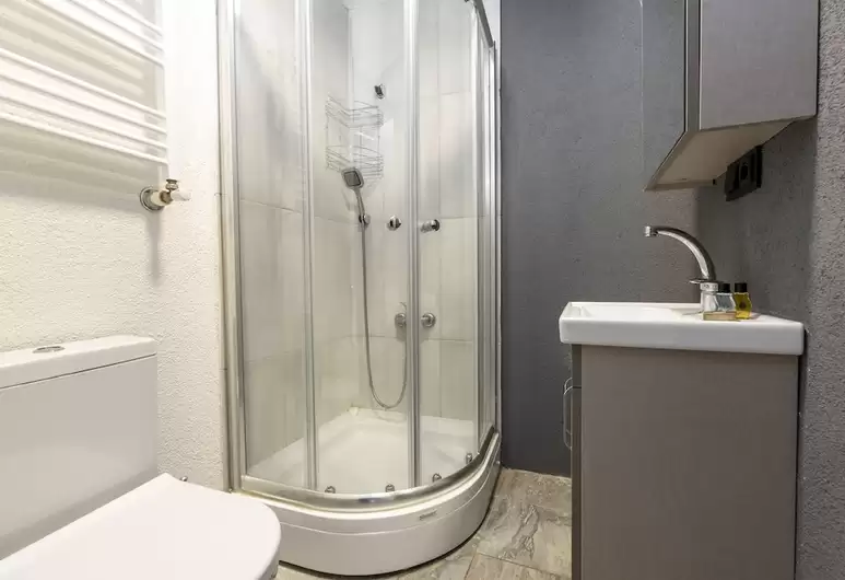 Global Suites Hotel