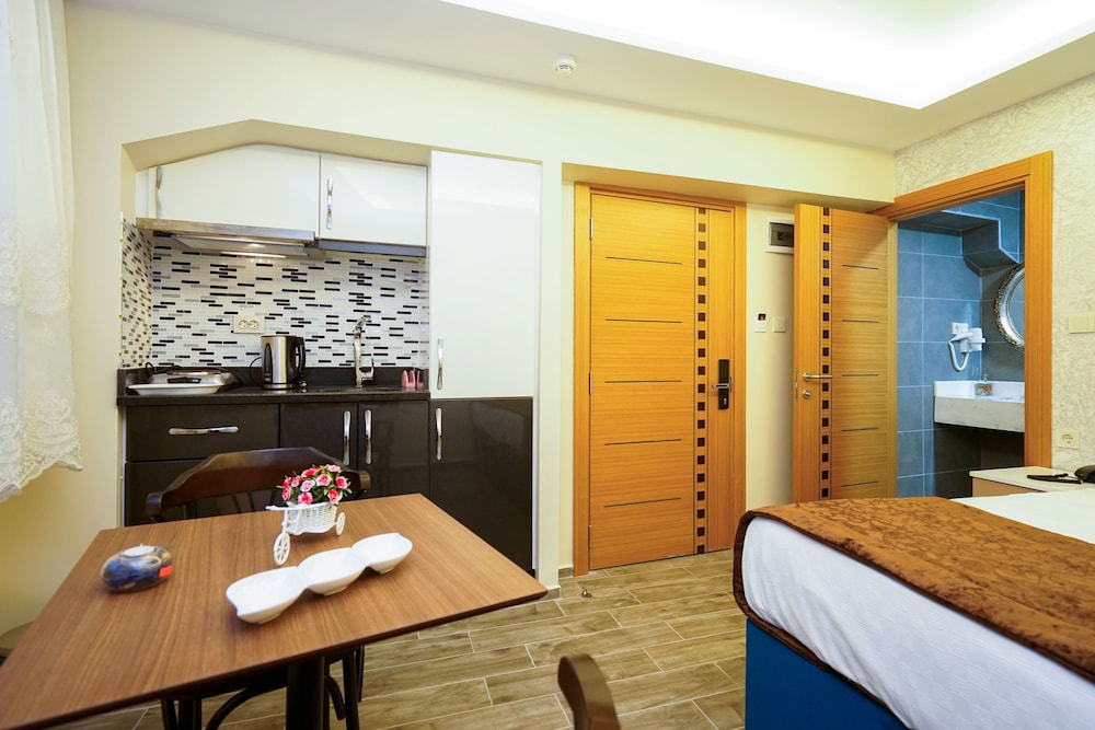 Taksim Celebi Residence (no Front Desk Need To Contact Property 7 Days In Advance)
