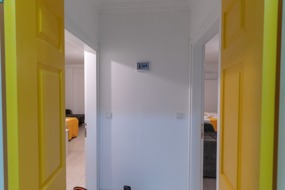F48 Aparts (No Front Desk,Contact The Property Five Days In Advance)