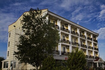 Simsek Hotel
