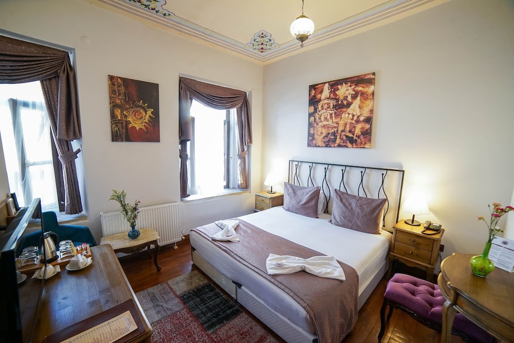 Sarnic Butik Otel(Also Known As Sarnic Suits)
