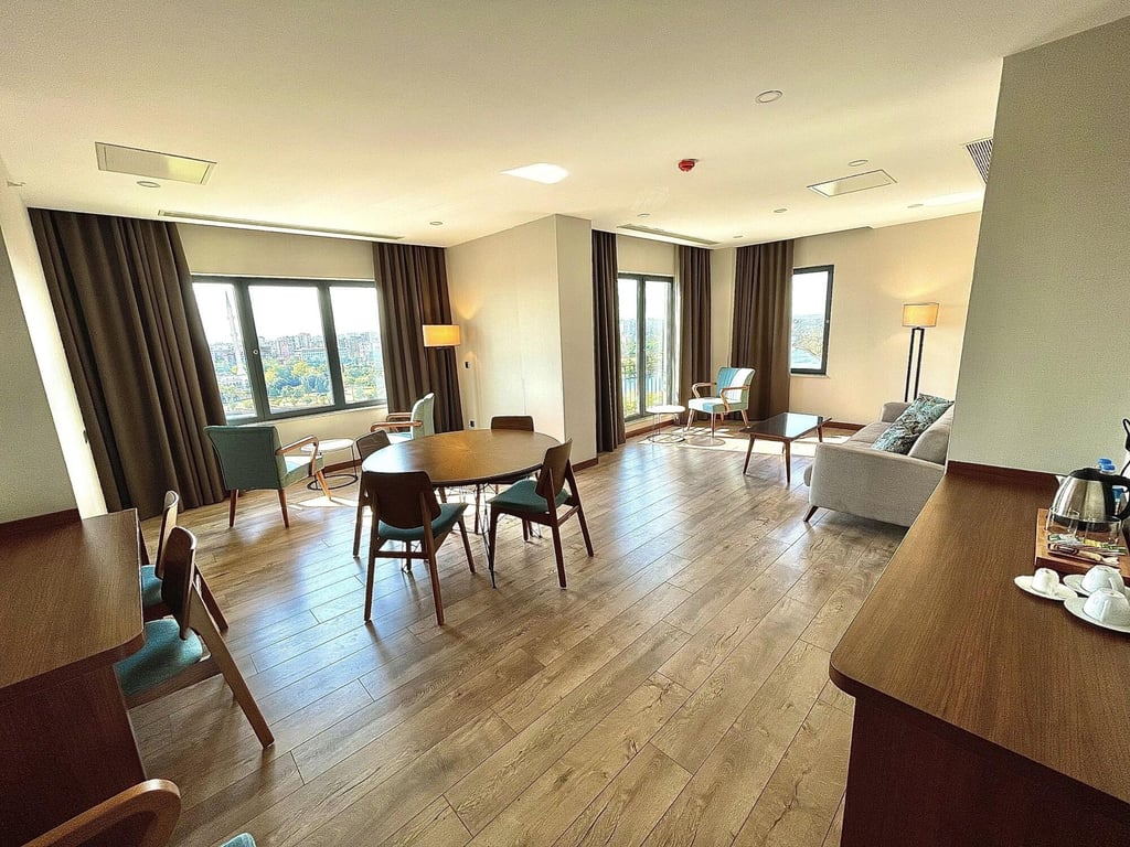 Turkmen Riverside Hotel
