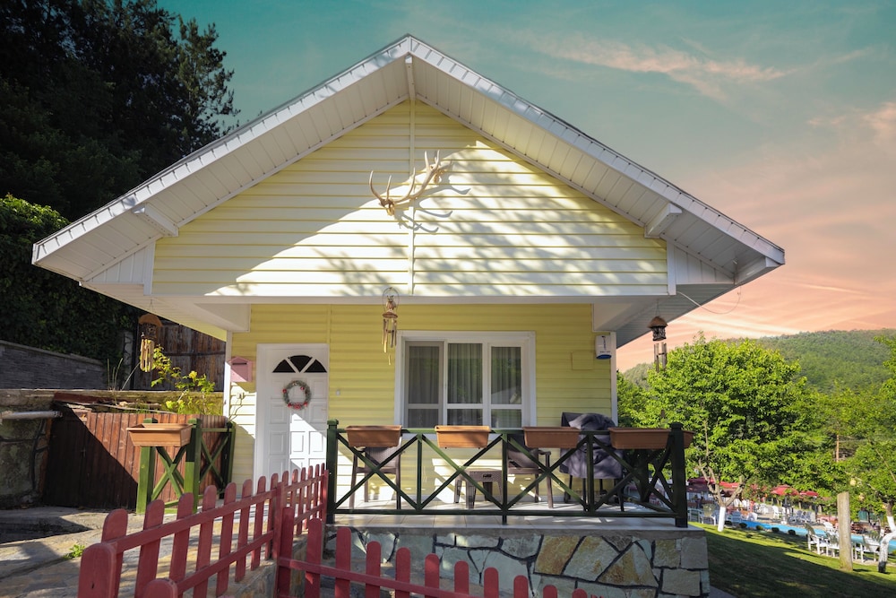 Abant Luna(no Front Desk Contact To Property In Advance)