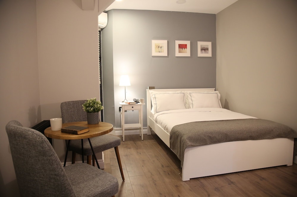 Bronte Hotel