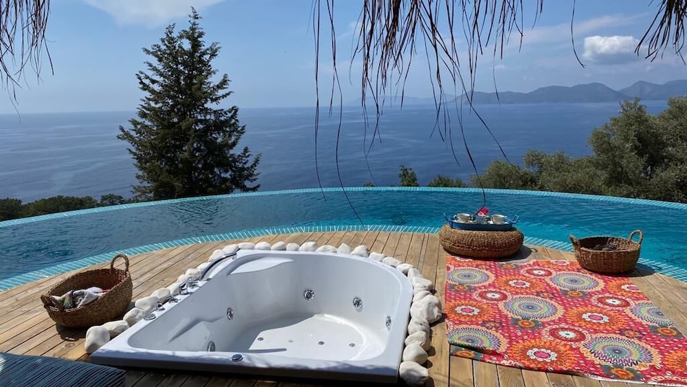 Seaview Faralya Butik Hotel
