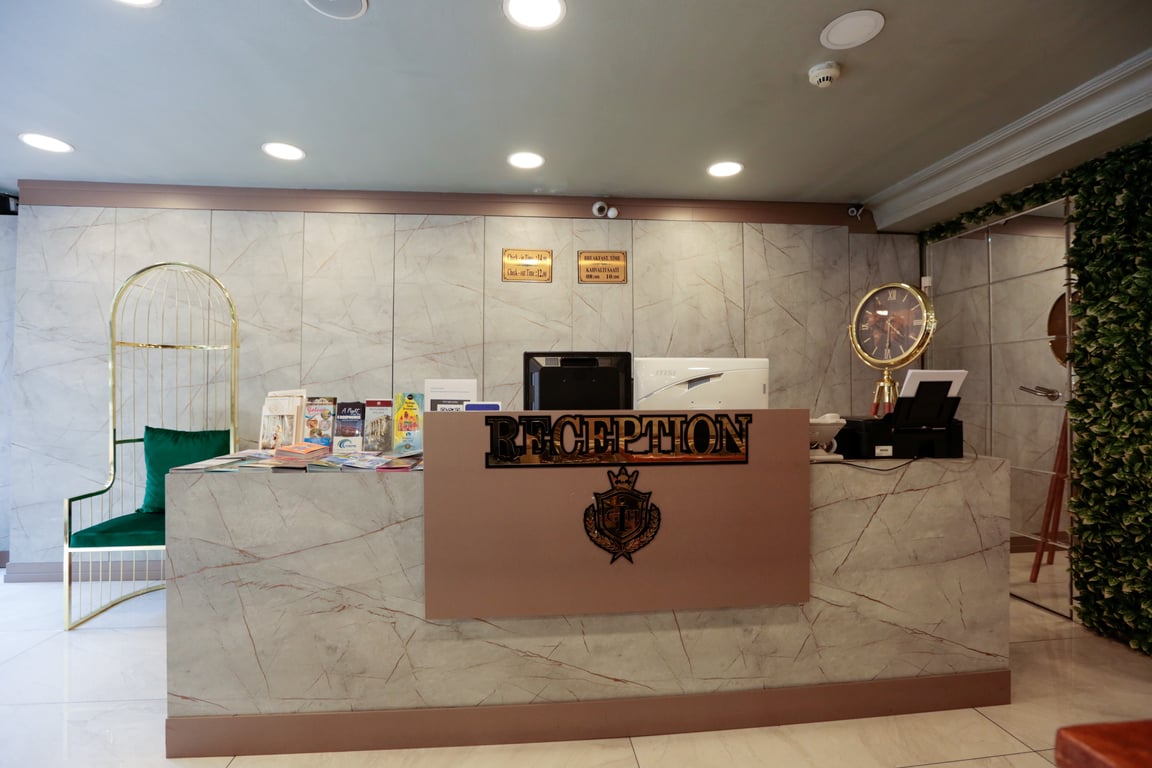 Nova City Hotel
