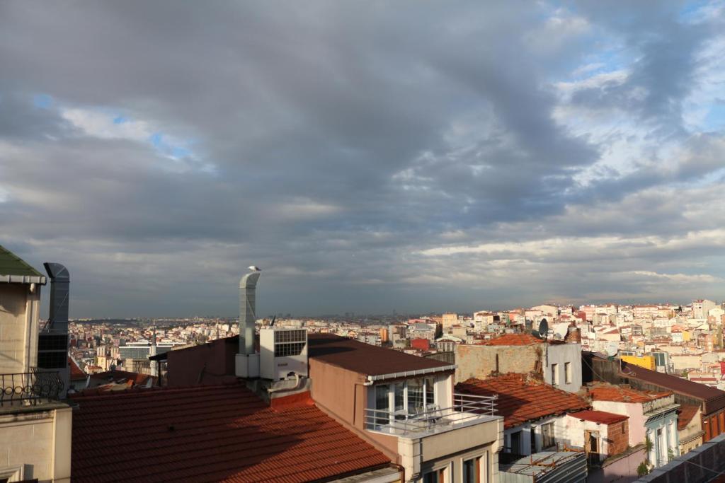 Retropera Hotel
