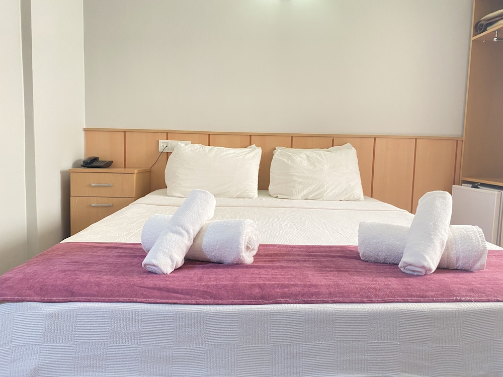 Hotel Ozsefa (20km Away From Istanbul)