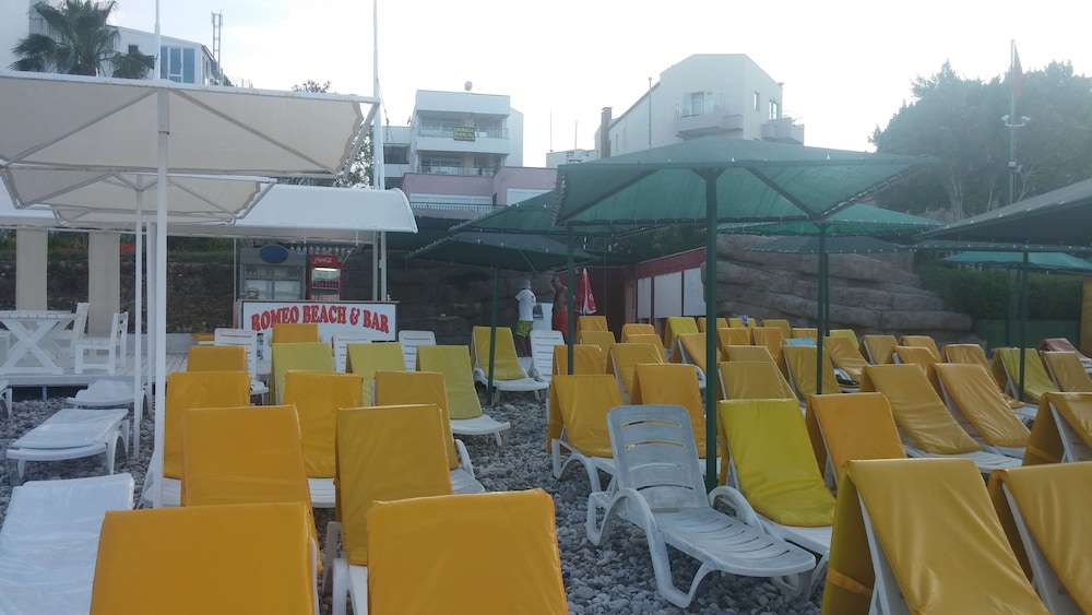Romeo Beach Hotel (44 Km Away From Antalya)