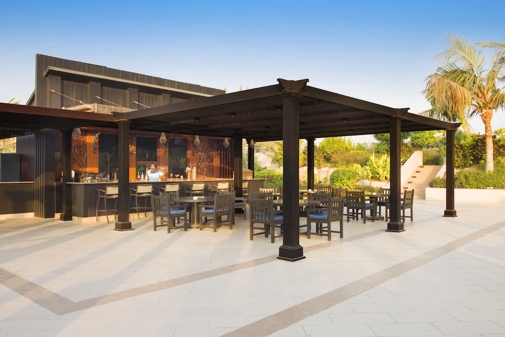Al Hamra Residence And Village (also Known As Al Hamra Village Hotel)