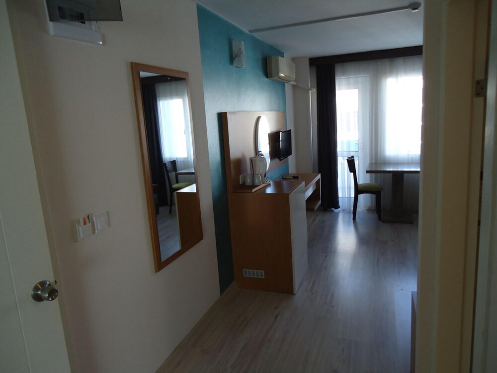 La Bella Suit Otel (also Known As Bariş Suite Hotel)
