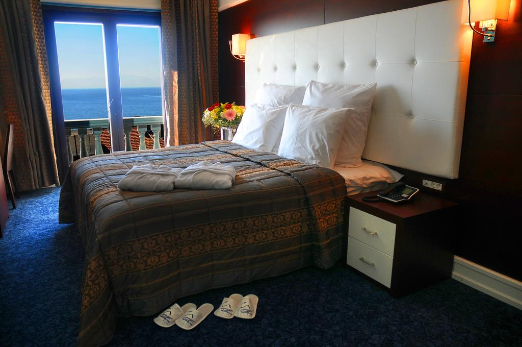 Paradise Island Hotel (62 Km Away From Istanbul)
