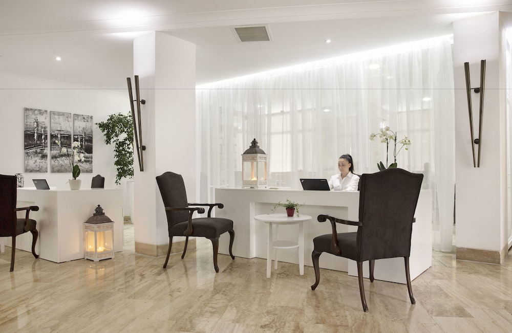 Marti La Perla Hotel