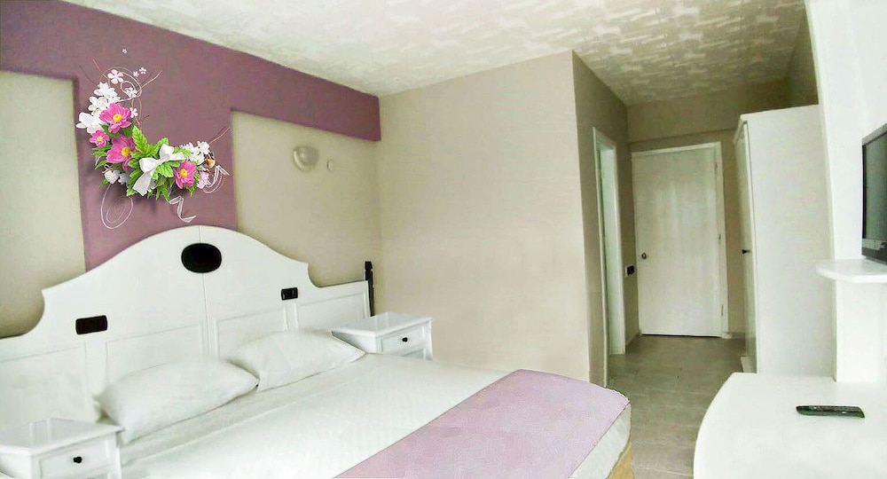 Uk Hotels Kiris (formerly Sailors Park Hotel)(50km Away From Antalya)