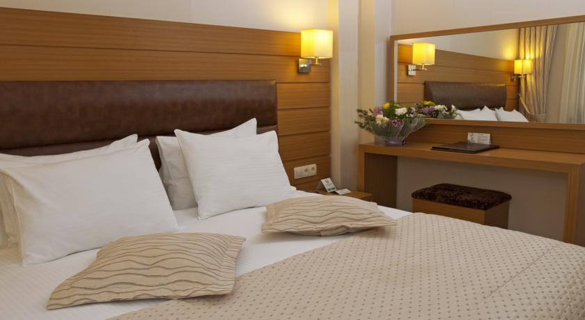 Buyuk Abant Hotel (also Known As Grand Abant Hotel And Congress Center)