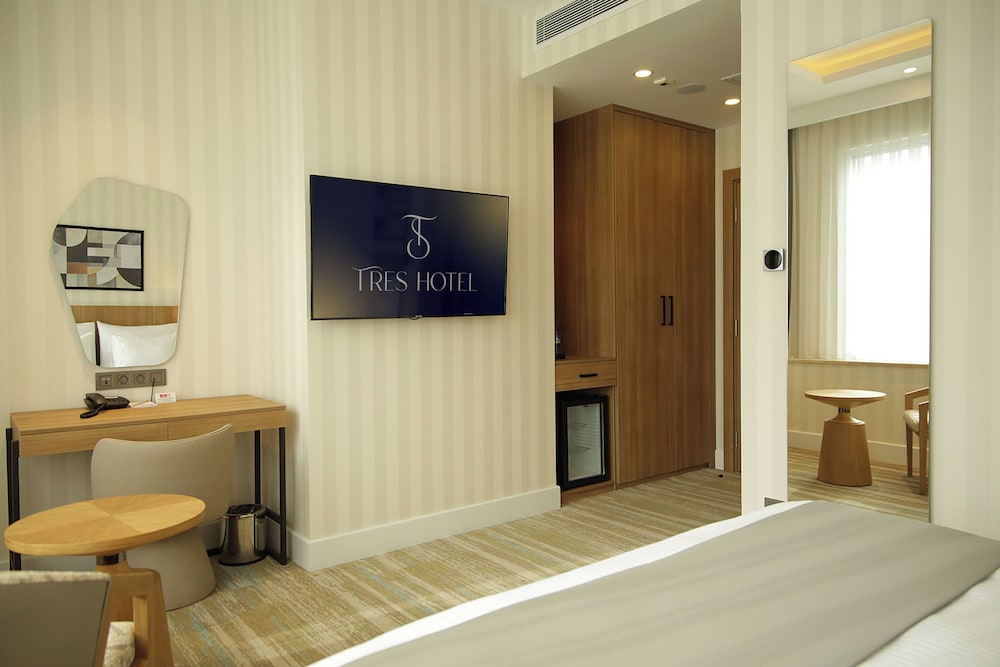 Tress Hotel