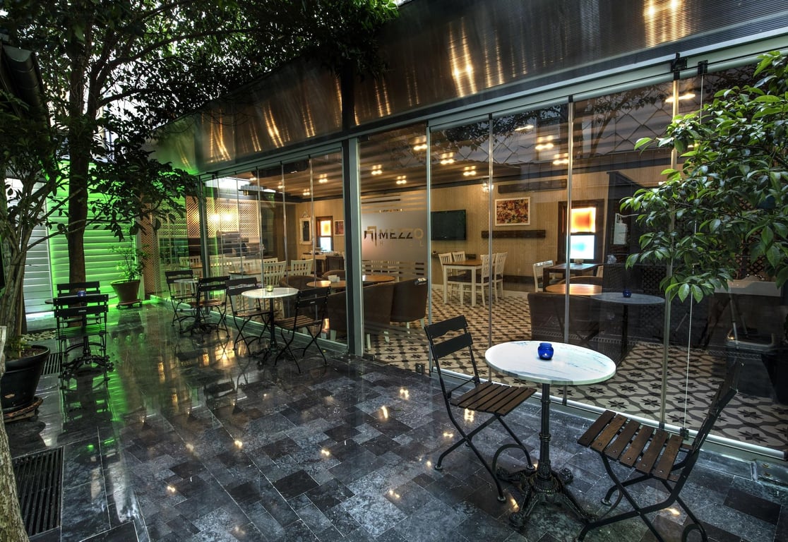 Mezzo Hotel