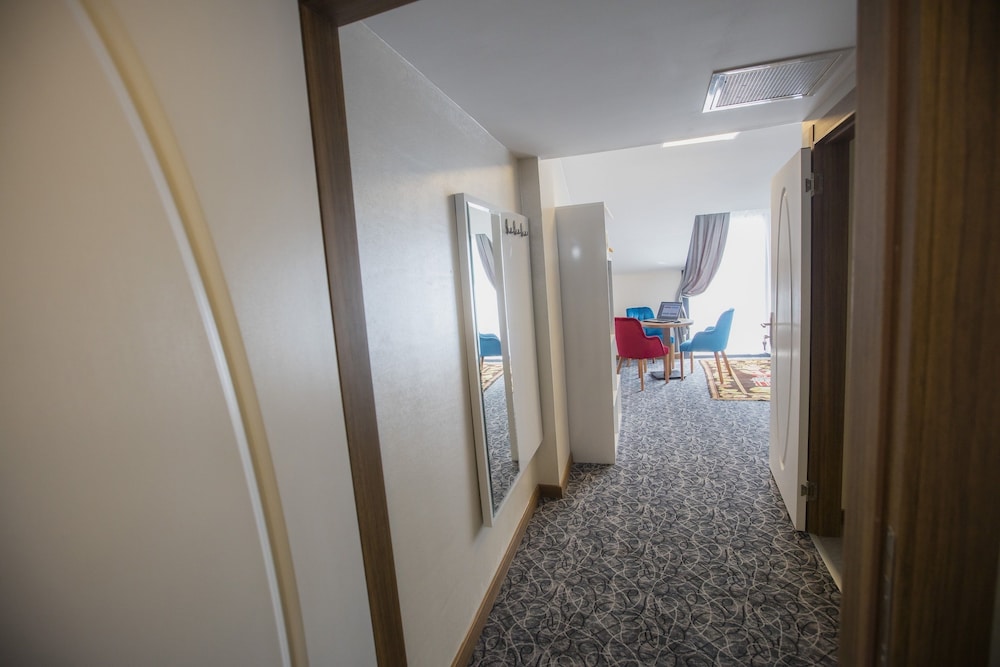 Royal Inci Airport Hotel