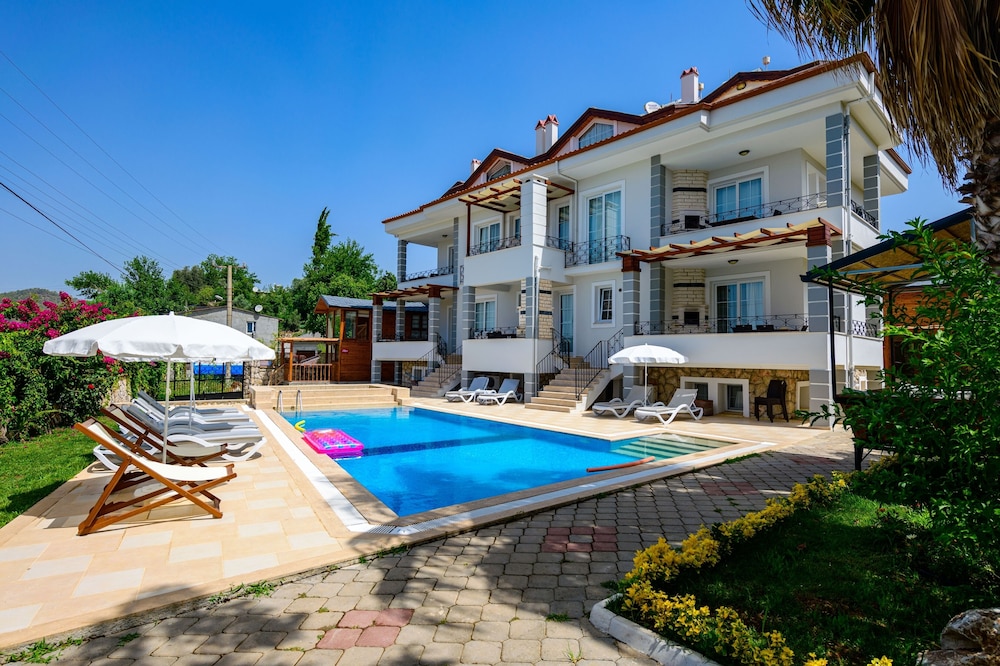 Anatolian Apartments And Bungalows