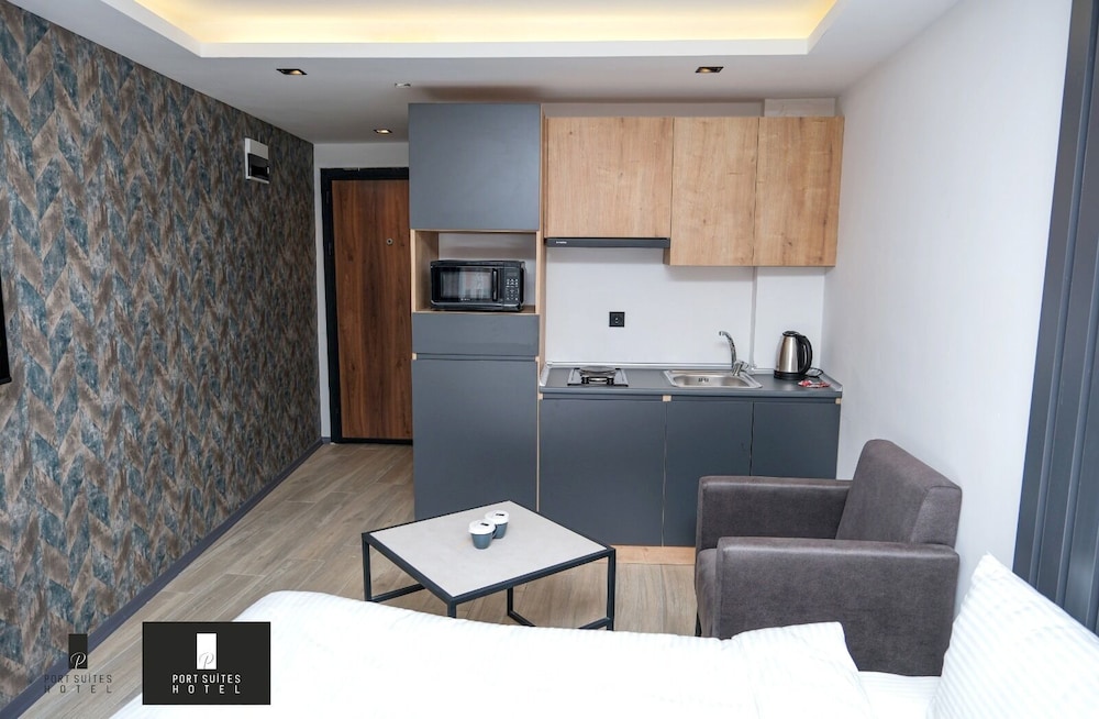 Pars Suites Hotel