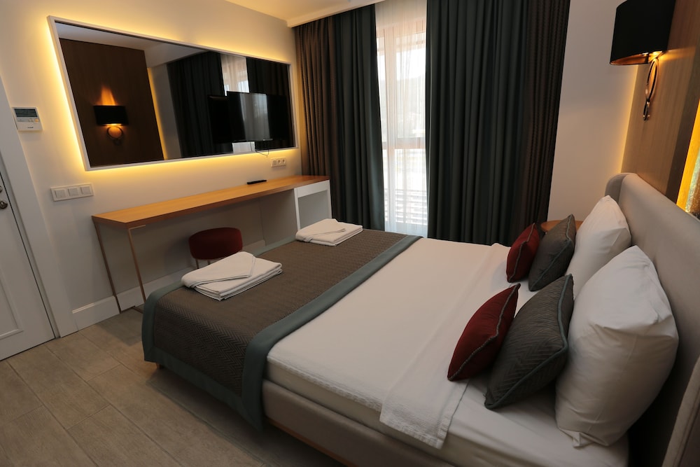 Calcalar Hotel