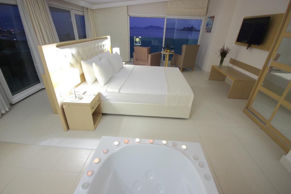 Dragut Point North Hotel(20Km Away From Bodrum)