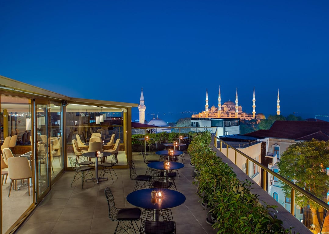 Tan Hotel