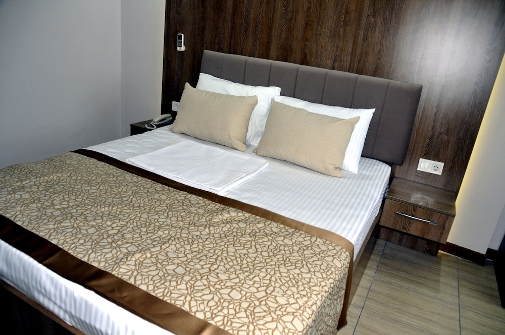 Lion City Otel (44Km Away From Istanbul)