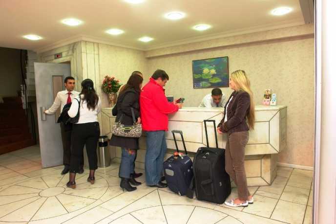 Ayma Hotel