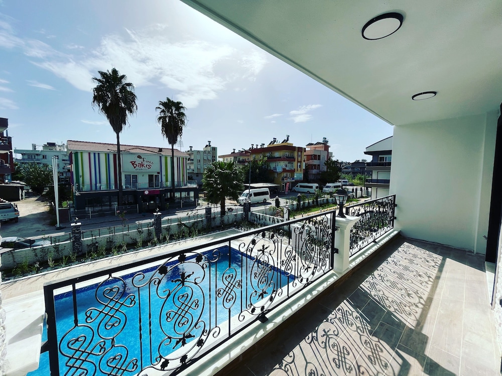 Via Pardi Apart Hotel (39km Away From Antalya)