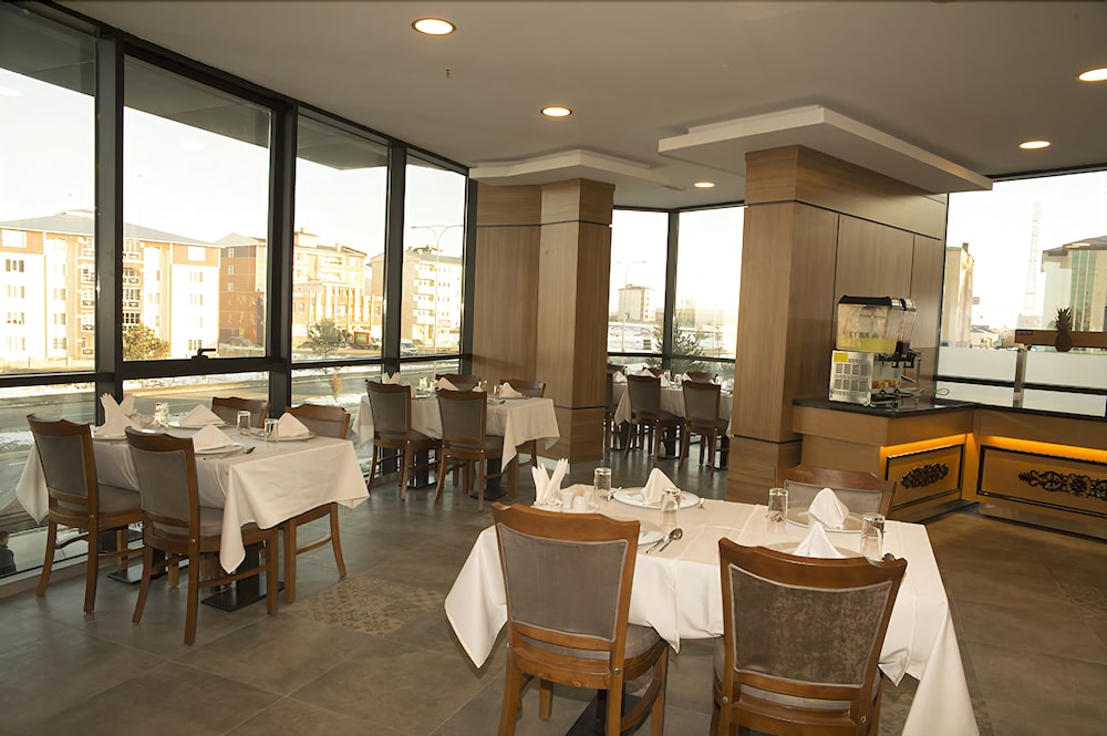 Winter City Hotel