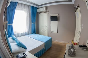 Sirkeci Grand Hurriyet Hotel (Limited Hours Front Desk Need To Contact Property 7 Days In Advance)