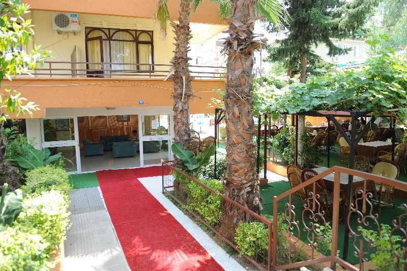 Holiday World Hotel (135Km Away From Antalya)