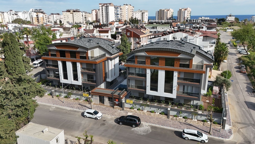 Grand Diker Port Residence