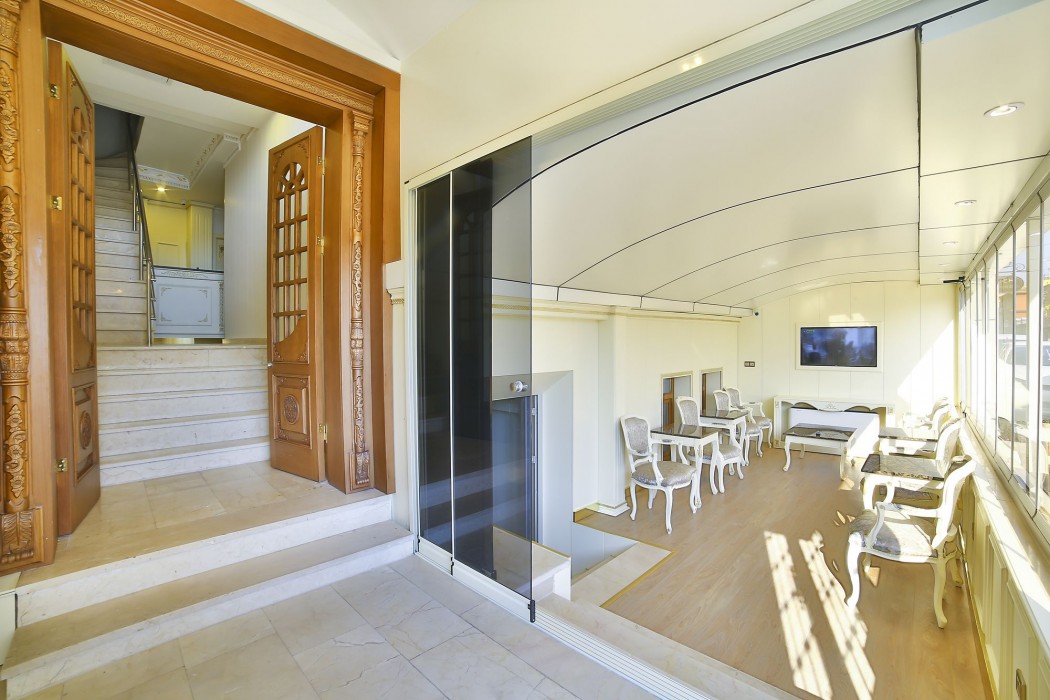 Nayla Palace Hotel