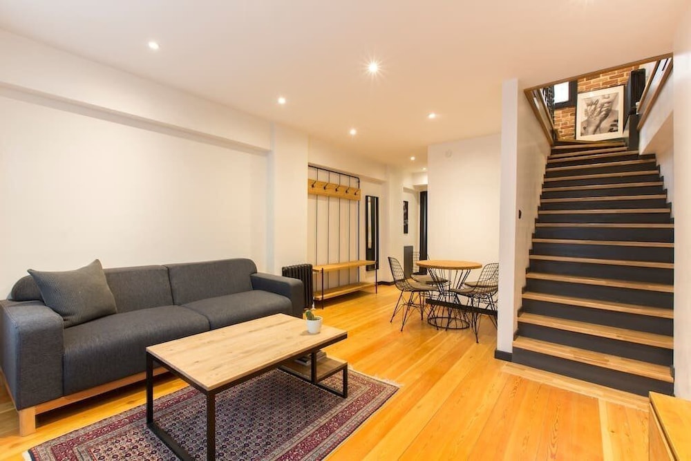 Olympia Flats By Oval (no Front Desk)