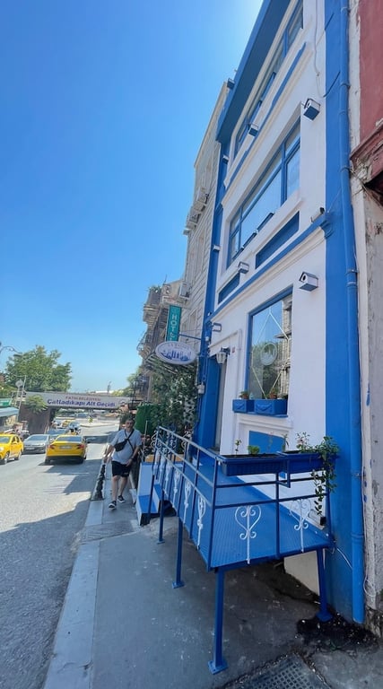 La Maison Bleue