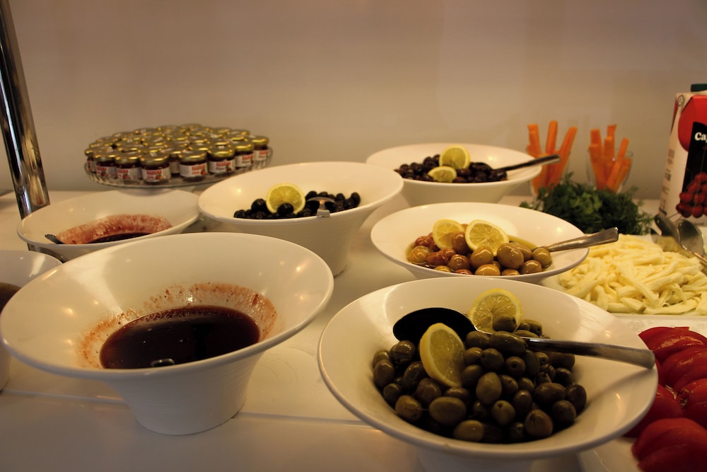 Gulluk Life Hotel(44km Away From Bodrum)